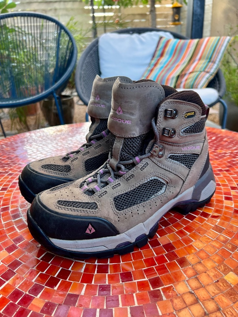 Vasque Breeze 2.0 Mid GTX Women's Hiking Boot — Wide Width (8.5W) — Gore-Tex + V